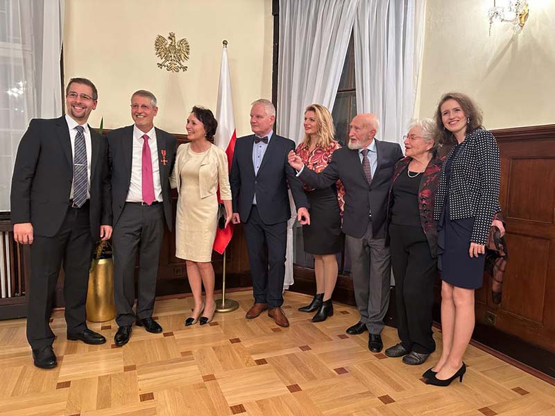 Aushändigung des Verdienstordens am Bande der Bundesrepublik Deutschland an Herr Dr. Diedrich 